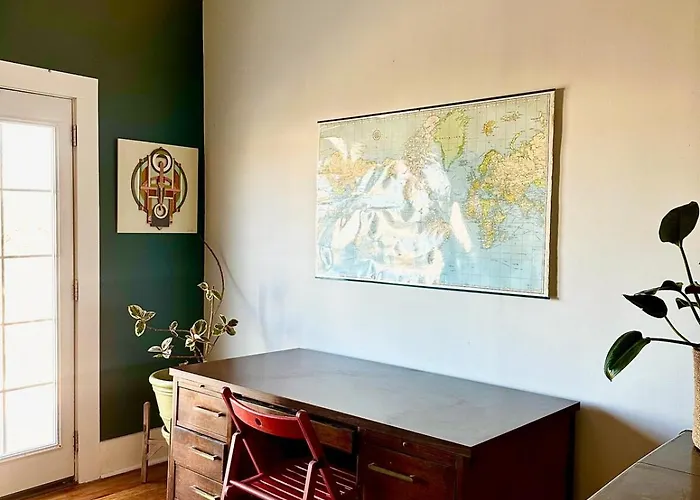 Holiday home Oasis Downtown- One Of A Kind Historic *